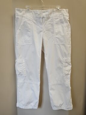 Dalia Collection White Cargo Capris with Utility Pockets